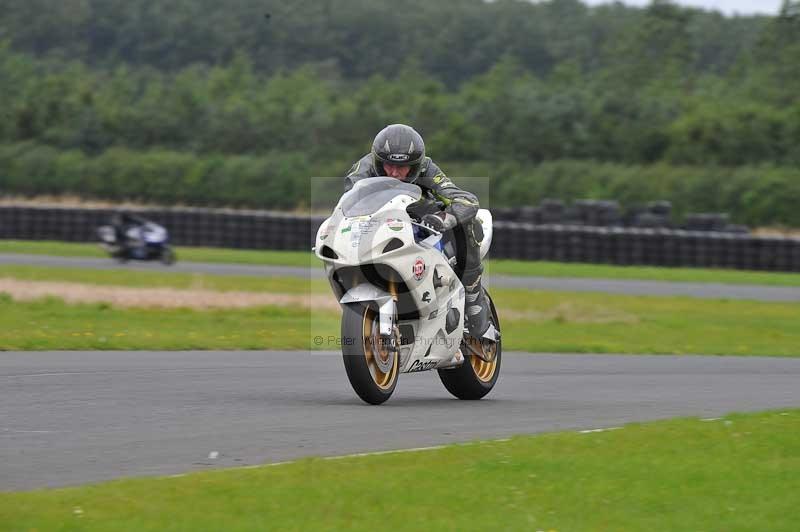 Motorcycle action photographs;cadwell;cadwell park photographs;event digital images;eventdigitalimages;motor racing louth lincolnshire;no limits trackdays;peter wileman photography;trackday;trackday digital images;trackday photos