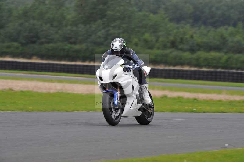 Motorcycle action photographs;cadwell;cadwell park photographs;event digital images;eventdigitalimages;motor racing louth lincolnshire;no limits trackdays;peter wileman photography;trackday;trackday digital images;trackday photos