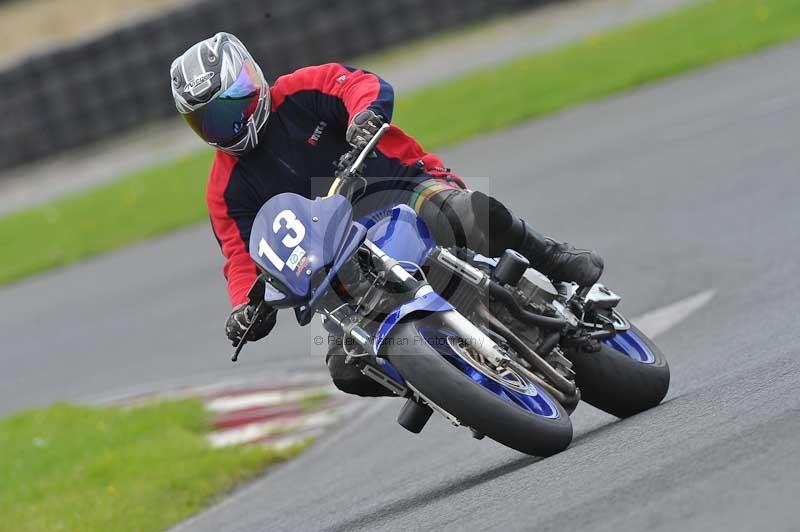 Motorcycle action photographs;cadwell;cadwell park photographs;event digital images;eventdigitalimages;motor racing louth lincolnshire;no limits trackdays;peter wileman photography;trackday;trackday digital images;trackday photos