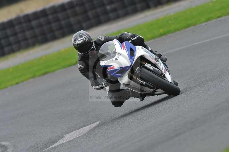 Motorcycle action photographs;cadwell;cadwell park photographs;event digital images;eventdigitalimages;motor racing louth lincolnshire;no limits trackdays;peter wileman photography;trackday;trackday digital images;trackday photos
