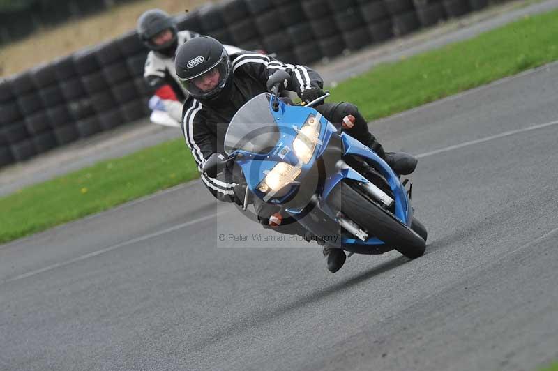 Motorcycle action photographs;cadwell;cadwell park photographs;event digital images;eventdigitalimages;motor racing louth lincolnshire;no limits trackdays;peter wileman photography;trackday;trackday digital images;trackday photos