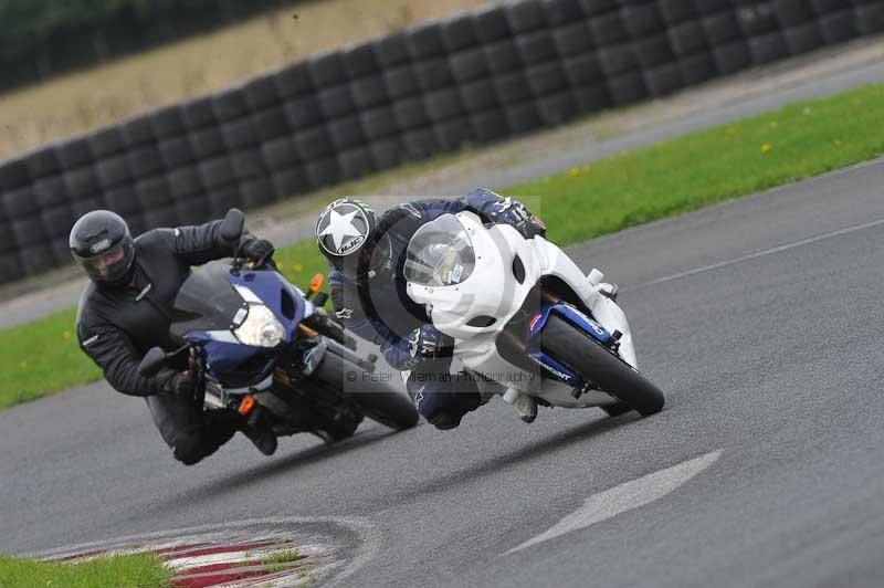 Motorcycle action photographs;cadwell;cadwell park photographs;event digital images;eventdigitalimages;motor racing louth lincolnshire;no limits trackdays;peter wileman photography;trackday;trackday digital images;trackday photos