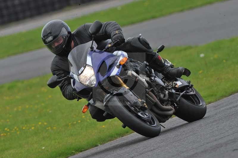 Motorcycle action photographs;cadwell;cadwell park photographs;event digital images;eventdigitalimages;motor racing louth lincolnshire;no limits trackdays;peter wileman photography;trackday;trackday digital images;trackday photos