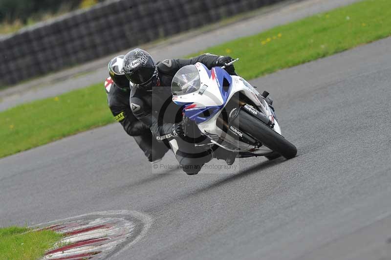 Motorcycle action photographs;cadwell;cadwell park photographs;event digital images;eventdigitalimages;motor racing louth lincolnshire;no limits trackdays;peter wileman photography;trackday;trackday digital images;trackday photos