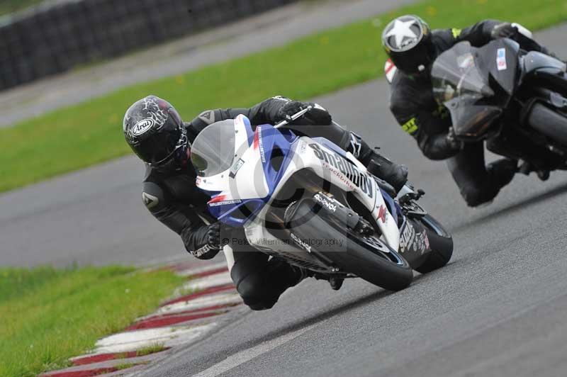 Motorcycle action photographs;cadwell;cadwell park photographs;event digital images;eventdigitalimages;motor racing louth lincolnshire;no limits trackdays;peter wileman photography;trackday;trackday digital images;trackday photos