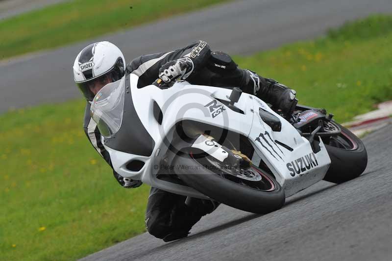 Motorcycle action photographs;cadwell;cadwell park photographs;event digital images;eventdigitalimages;motor racing louth lincolnshire;no limits trackdays;peter wileman photography;trackday;trackday digital images;trackday photos