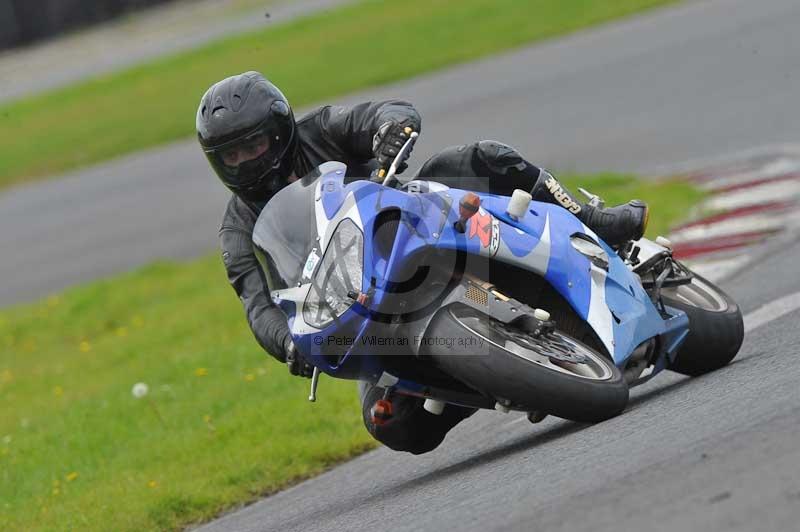 Motorcycle action photographs;cadwell;cadwell park photographs;event digital images;eventdigitalimages;motor racing louth lincolnshire;no limits trackdays;peter wileman photography;trackday;trackday digital images;trackday photos