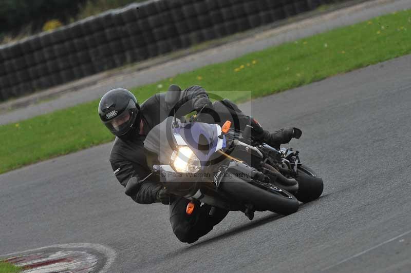 Motorcycle action photographs;cadwell;cadwell park photographs;event digital images;eventdigitalimages;motor racing louth lincolnshire;no limits trackdays;peter wileman photography;trackday;trackday digital images;trackday photos