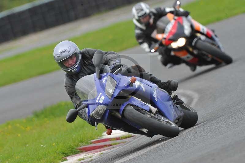 Motorcycle action photographs;cadwell;cadwell park photographs;event digital images;eventdigitalimages;motor racing louth lincolnshire;no limits trackdays;peter wileman photography;trackday;trackday digital images;trackday photos