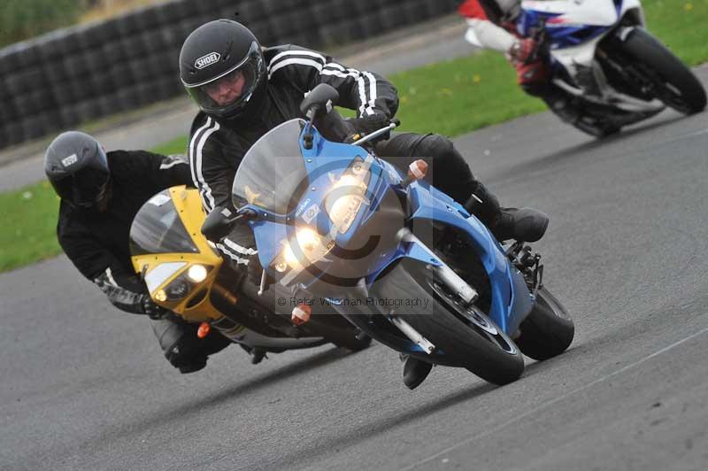 Motorcycle action photographs;cadwell;cadwell park photographs;event digital images;eventdigitalimages;motor racing louth lincolnshire;no limits trackdays;peter wileman photography;trackday;trackday digital images;trackday photos