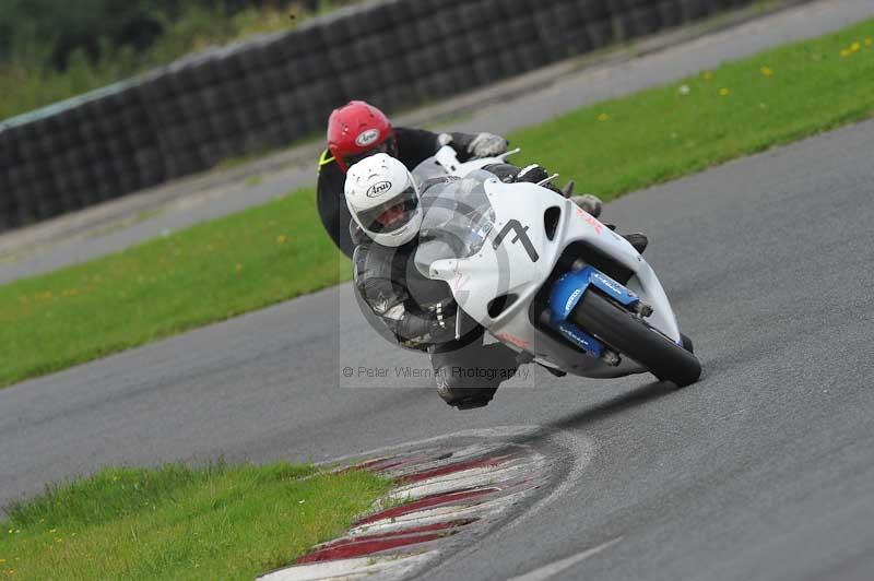 Motorcycle action photographs;cadwell;cadwell park photographs;event digital images;eventdigitalimages;motor racing louth lincolnshire;no limits trackdays;peter wileman photography;trackday;trackday digital images;trackday photos