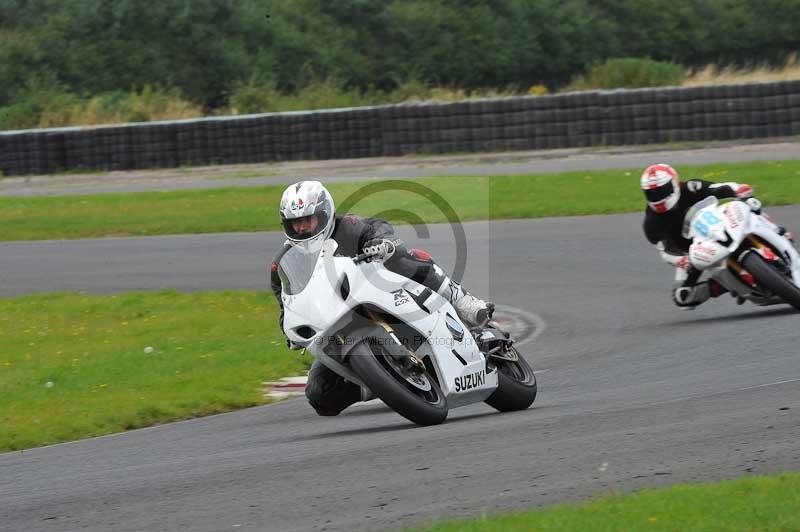 Motorcycle action photographs;cadwell;cadwell park photographs;event digital images;eventdigitalimages;motor racing louth lincolnshire;no limits trackdays;peter wileman photography;trackday;trackday digital images;trackday photos