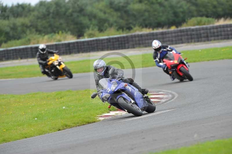 Motorcycle action photographs;cadwell;cadwell park photographs;event digital images;eventdigitalimages;motor racing louth lincolnshire;no limits trackdays;peter wileman photography;trackday;trackday digital images;trackday photos