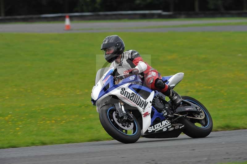 Motorcycle action photographs;cadwell;cadwell park photographs;event digital images;eventdigitalimages;motor racing louth lincolnshire;no limits trackdays;peter wileman photography;trackday;trackday digital images;trackday photos