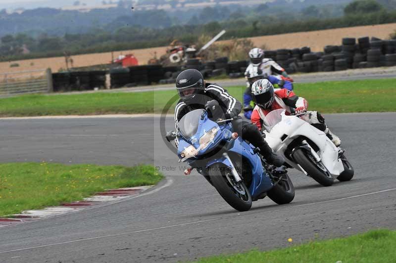 Motorcycle action photographs;cadwell;cadwell park photographs;event digital images;eventdigitalimages;motor racing louth lincolnshire;no limits trackdays;peter wileman photography;trackday;trackday digital images;trackday photos