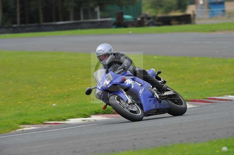 Motorcycle action photographs;cadwell;cadwell park photographs;event digital images;eventdigitalimages;motor racing louth lincolnshire;no limits trackdays;peter wileman photography;trackday;trackday digital images;trackday photos