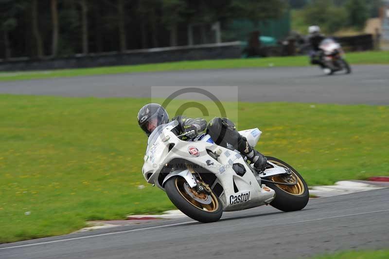 Motorcycle action photographs;cadwell;cadwell park photographs;event digital images;eventdigitalimages;motor racing louth lincolnshire;no limits trackdays;peter wileman photography;trackday;trackday digital images;trackday photos