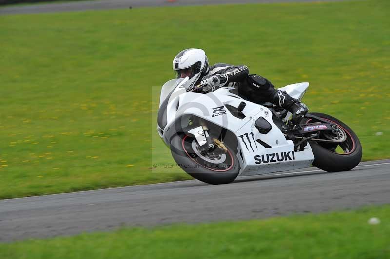 Motorcycle action photographs;cadwell;cadwell park photographs;event digital images;eventdigitalimages;motor racing louth lincolnshire;no limits trackdays;peter wileman photography;trackday;trackday digital images;trackday photos