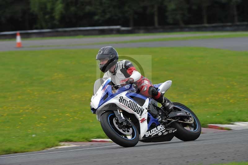 Motorcycle action photographs;cadwell;cadwell park photographs;event digital images;eventdigitalimages;motor racing louth lincolnshire;no limits trackdays;peter wileman photography;trackday;trackday digital images;trackday photos