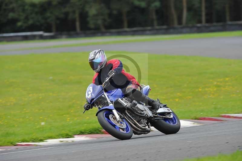 Motorcycle action photographs;cadwell;cadwell park photographs;event digital images;eventdigitalimages;motor racing louth lincolnshire;no limits trackdays;peter wileman photography;trackday;trackday digital images;trackday photos
