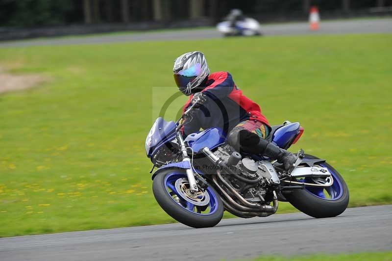 Motorcycle action photographs;cadwell;cadwell park photographs;event digital images;eventdigitalimages;motor racing louth lincolnshire;no limits trackdays;peter wileman photography;trackday;trackday digital images;trackday photos