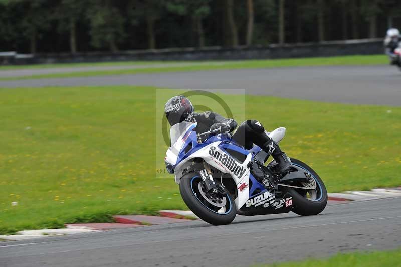 Motorcycle action photographs;cadwell;cadwell park photographs;event digital images;eventdigitalimages;motor racing louth lincolnshire;no limits trackdays;peter wileman photography;trackday;trackday digital images;trackday photos