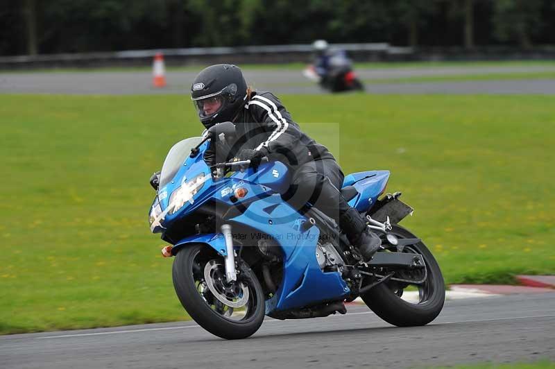 Motorcycle action photographs;cadwell;cadwell park photographs;event digital images;eventdigitalimages;motor racing louth lincolnshire;no limits trackdays;peter wileman photography;trackday;trackday digital images;trackday photos