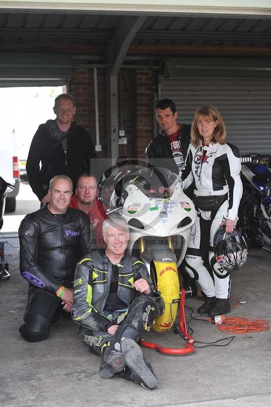 Motorcycle action photographs;cadwell;cadwell park photographs;event digital images;eventdigitalimages;motor racing louth lincolnshire;no limits trackdays;peter wileman photography;trackday;trackday digital images;trackday photos