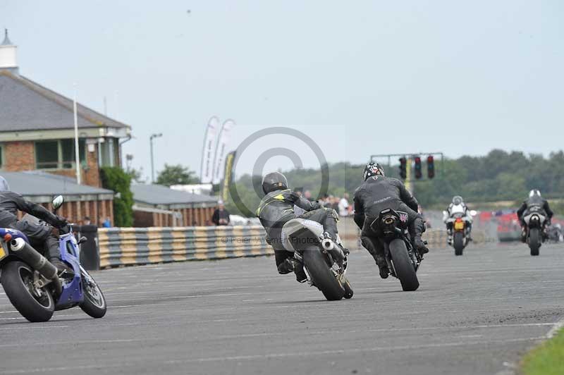 Motorcycle action photographs;cadwell;cadwell park photographs;event digital images;eventdigitalimages;motor racing louth lincolnshire;no limits trackdays;peter wileman photography;trackday;trackday digital images;trackday photos