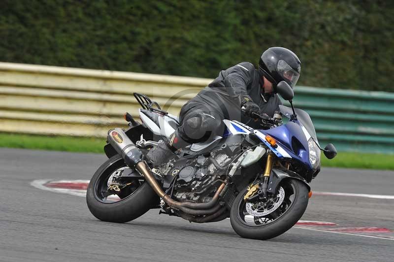 Motorcycle action photographs;cadwell;cadwell park photographs;event digital images;eventdigitalimages;motor racing louth lincolnshire;no limits trackdays;peter wileman photography;trackday;trackday digital images;trackday photos