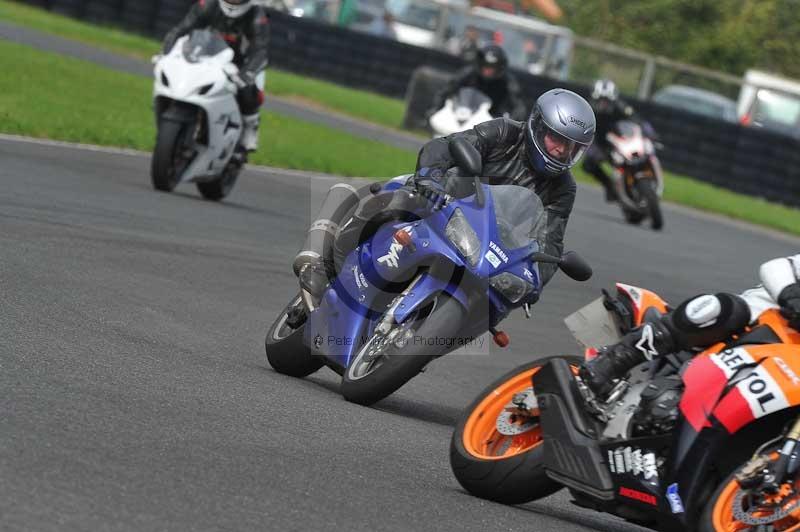 Motorcycle action photographs;cadwell;cadwell park photographs;event digital images;eventdigitalimages;motor racing louth lincolnshire;no limits trackdays;peter wileman photography;trackday;trackday digital images;trackday photos