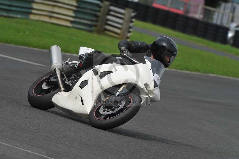 Motorcycle action photographs;cadwell;cadwell park photographs;event digital images;eventdigitalimages;motor racing louth lincolnshire;no limits trackdays;peter wileman photography;trackday;trackday digital images;trackday photos