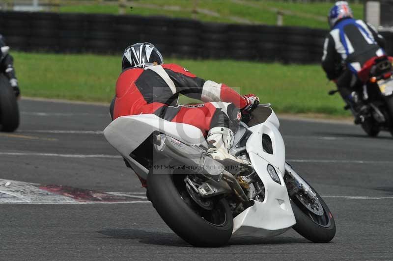 Motorcycle action photographs;cadwell;cadwell park photographs;event digital images;eventdigitalimages;motor racing louth lincolnshire;no limits trackdays;peter wileman photography;trackday;trackday digital images;trackday photos