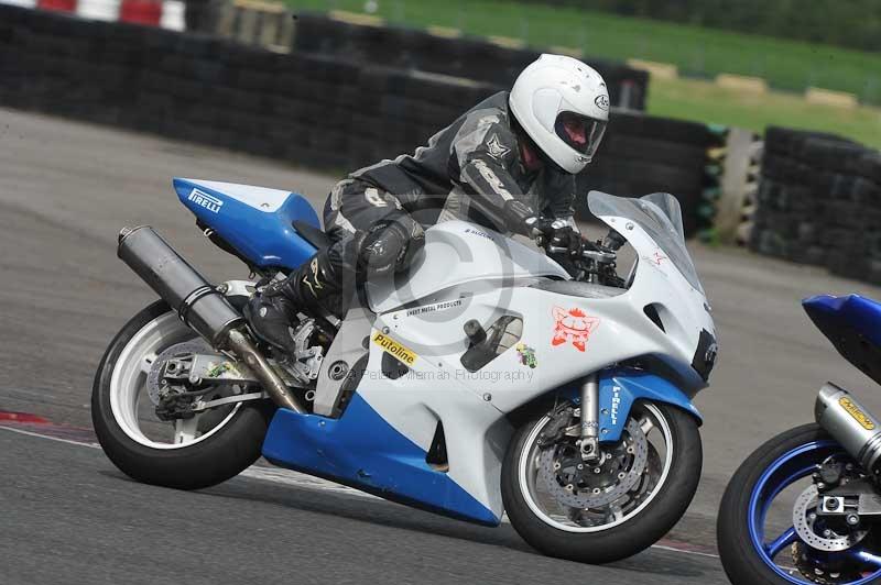 Motorcycle action photographs;cadwell;cadwell park photographs;event digital images;eventdigitalimages;motor racing louth lincolnshire;no limits trackdays;peter wileman photography;trackday;trackday digital images;trackday photos