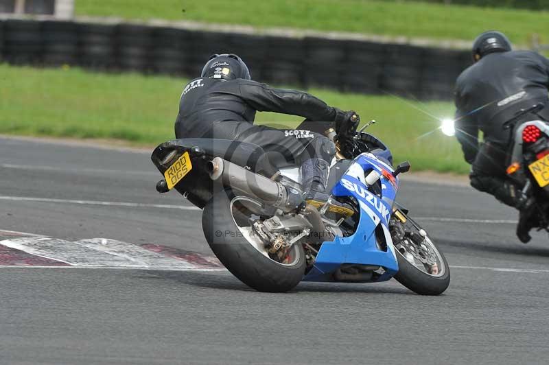 Motorcycle action photographs;cadwell;cadwell park photographs;event digital images;eventdigitalimages;motor racing louth lincolnshire;no limits trackdays;peter wileman photography;trackday;trackday digital images;trackday photos