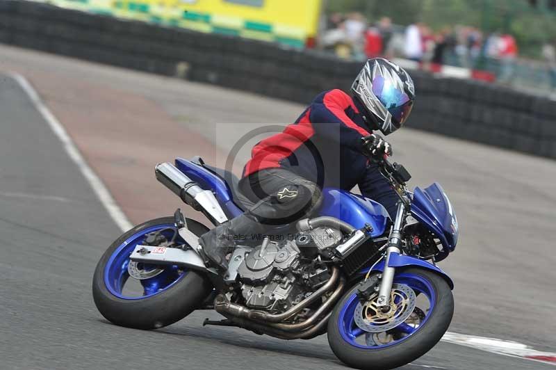 Motorcycle action photographs;cadwell;cadwell park photographs;event digital images;eventdigitalimages;motor racing louth lincolnshire;no limits trackdays;peter wileman photography;trackday;trackday digital images;trackday photos