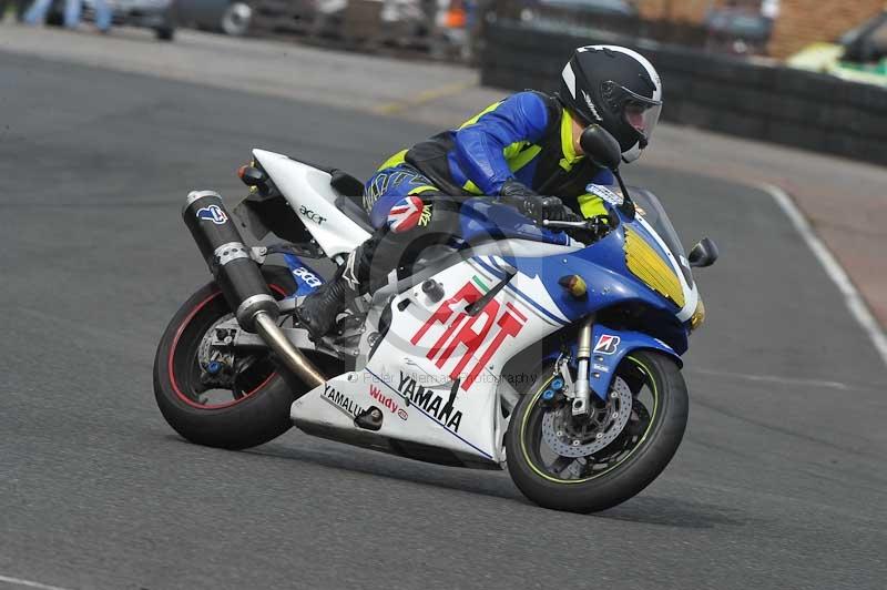 Motorcycle action photographs;cadwell;cadwell park photographs;event digital images;eventdigitalimages;motor racing louth lincolnshire;no limits trackdays;peter wileman photography;trackday;trackday digital images;trackday photos