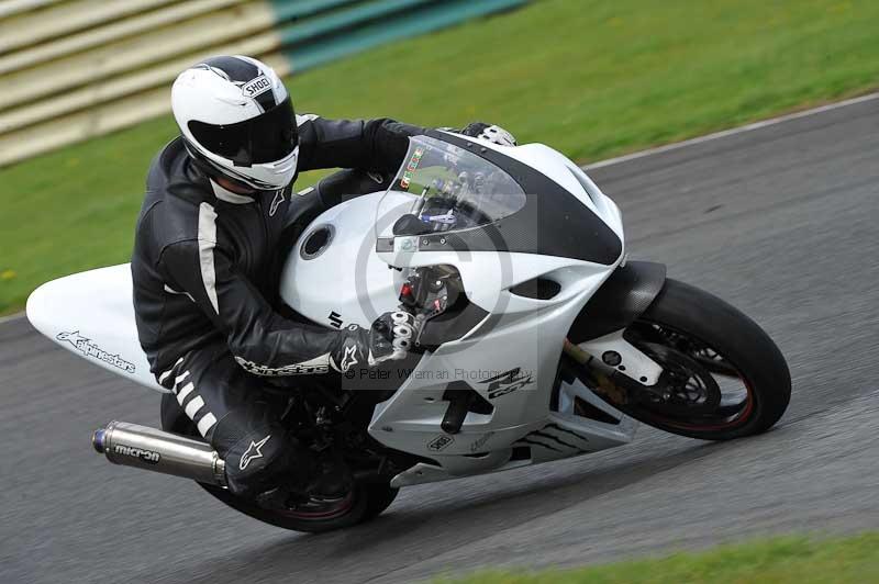 Motorcycle action photographs;cadwell;cadwell park photographs;event digital images;eventdigitalimages;motor racing louth lincolnshire;no limits trackdays;peter wileman photography;trackday;trackday digital images;trackday photos