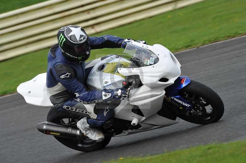 Motorcycle action photographs;cadwell;cadwell park photographs;event digital images;eventdigitalimages;motor racing louth lincolnshire;no limits trackdays;peter wileman photography;trackday;trackday digital images;trackday photos
