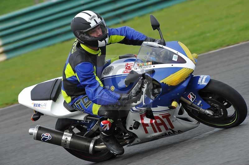 Motorcycle action photographs;cadwell;cadwell park photographs;event digital images;eventdigitalimages;motor racing louth lincolnshire;no limits trackdays;peter wileman photography;trackday;trackday digital images;trackday photos