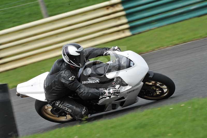 Motorcycle action photographs;cadwell;cadwell park photographs;event digital images;eventdigitalimages;motor racing louth lincolnshire;no limits trackdays;peter wileman photography;trackday;trackday digital images;trackday photos