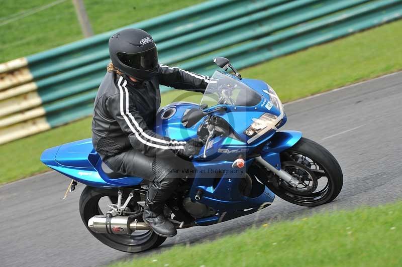 Motorcycle action photographs;cadwell;cadwell park photographs;event digital images;eventdigitalimages;motor racing louth lincolnshire;no limits trackdays;peter wileman photography;trackday;trackday digital images;trackday photos