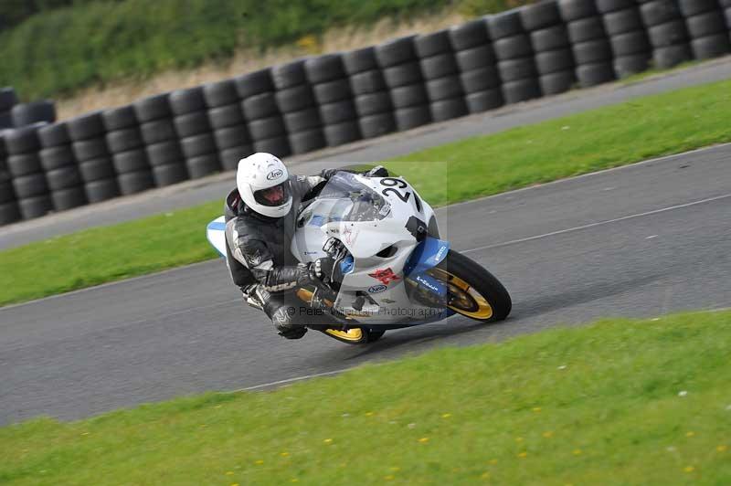 Motorcycle action photographs;cadwell;cadwell park photographs;event digital images;eventdigitalimages;motor racing louth lincolnshire;no limits trackdays;peter wileman photography;trackday;trackday digital images;trackday photos