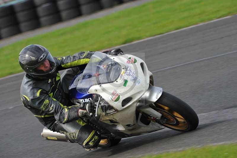 Motorcycle action photographs;cadwell;cadwell park photographs;event digital images;eventdigitalimages;motor racing louth lincolnshire;no limits trackdays;peter wileman photography;trackday;trackday digital images;trackday photos