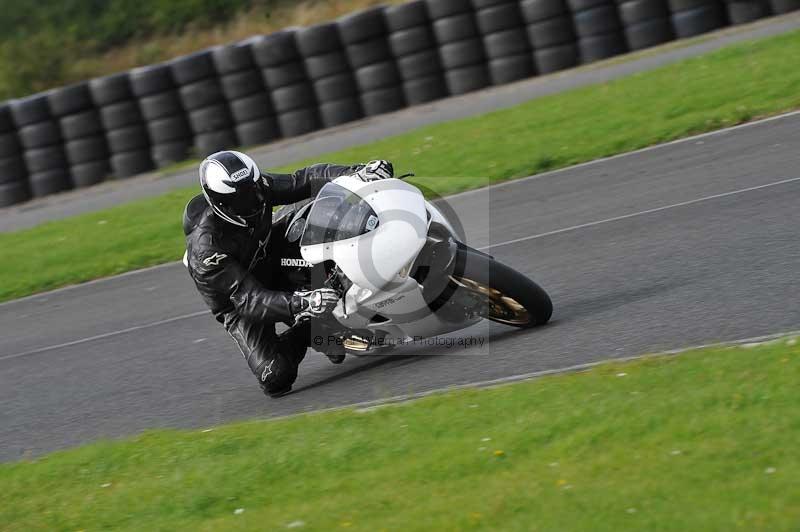 Motorcycle action photographs;cadwell;cadwell park photographs;event digital images;eventdigitalimages;motor racing louth lincolnshire;no limits trackdays;peter wileman photography;trackday;trackday digital images;trackday photos