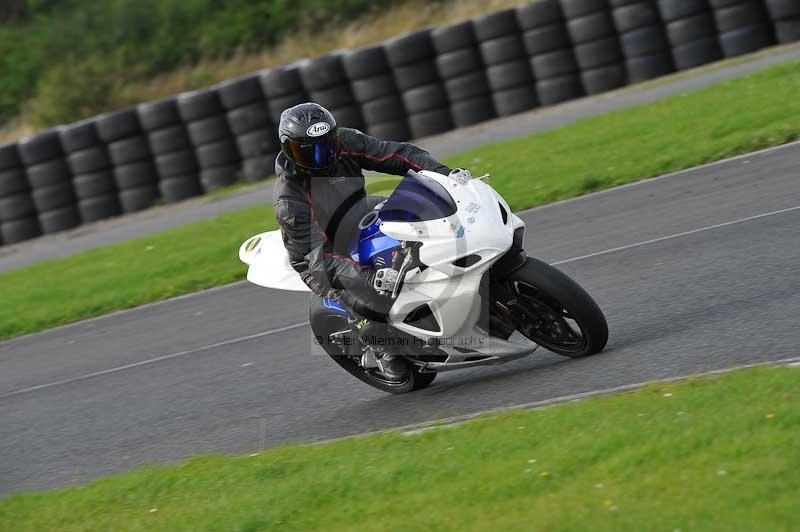 Motorcycle action photographs;cadwell;cadwell park photographs;event digital images;eventdigitalimages;motor racing louth lincolnshire;no limits trackdays;peter wileman photography;trackday;trackday digital images;trackday photos