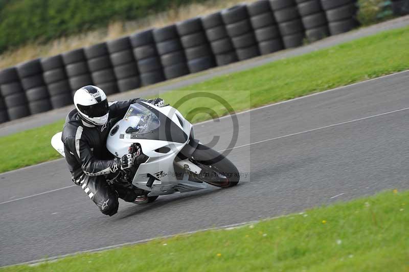 Motorcycle action photographs;cadwell;cadwell park photographs;event digital images;eventdigitalimages;motor racing louth lincolnshire;no limits trackdays;peter wileman photography;trackday;trackday digital images;trackday photos
