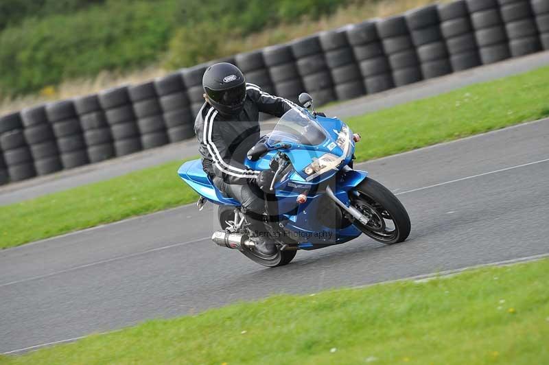 Motorcycle action photographs;cadwell;cadwell park photographs;event digital images;eventdigitalimages;motor racing louth lincolnshire;no limits trackdays;peter wileman photography;trackday;trackday digital images;trackday photos