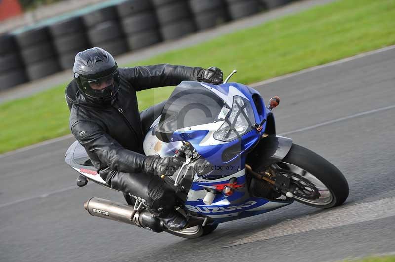 Motorcycle action photographs;cadwell;cadwell park photographs;event digital images;eventdigitalimages;motor racing louth lincolnshire;no limits trackdays;peter wileman photography;trackday;trackday digital images;trackday photos