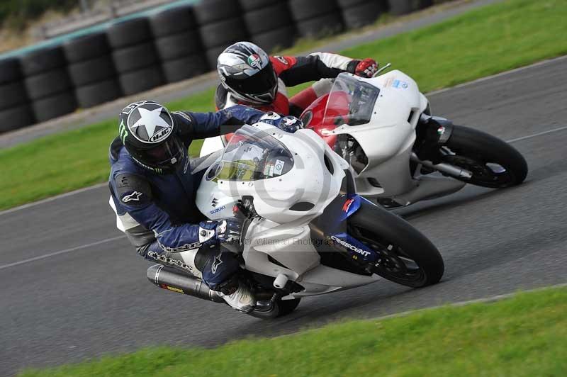 Motorcycle action photographs;cadwell;cadwell park photographs;event digital images;eventdigitalimages;motor racing louth lincolnshire;no limits trackdays;peter wileman photography;trackday;trackday digital images;trackday photos